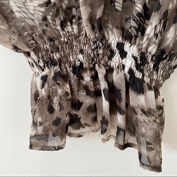 Kenneth Cole animal print top, popover style, sheer,  loose fitting - Picture 3 of 9